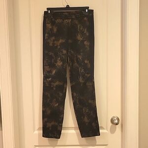 2 for $12. Boy's Green Camo Old Navy joggers. Size XL